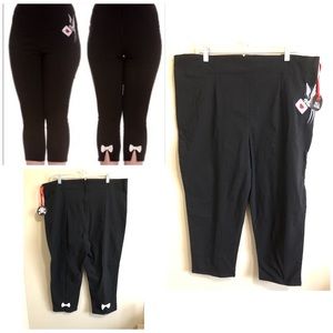 NWT Hell Bunny Size 4X Capri Pants